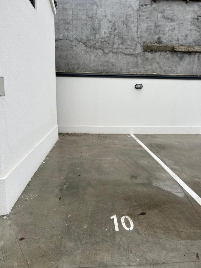 Apartment Charlie Private Parking Újvidék Kültér fotó